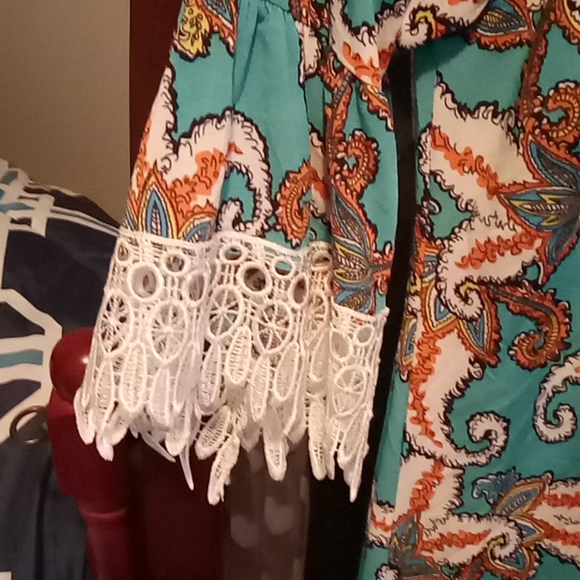 Women's tunic - Picture 2 of 3